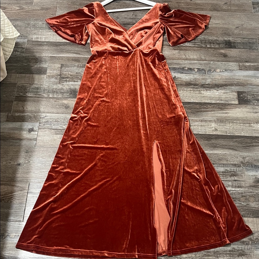 Velvet Maxi Dress women’s Size 12 Flutter Sleeves in Rust Color Deep V-Neck